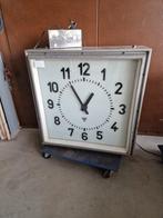 horloge d'usine XXXL des années 60, Enlèvement, Utilisé, Analogique, Horloge murale