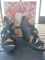 Chinese Wasserij zwarte sleehak sandalen maat 37, Kleding | Dames, Zo goed als nieuw, Zwart, Pumps, Verzenden