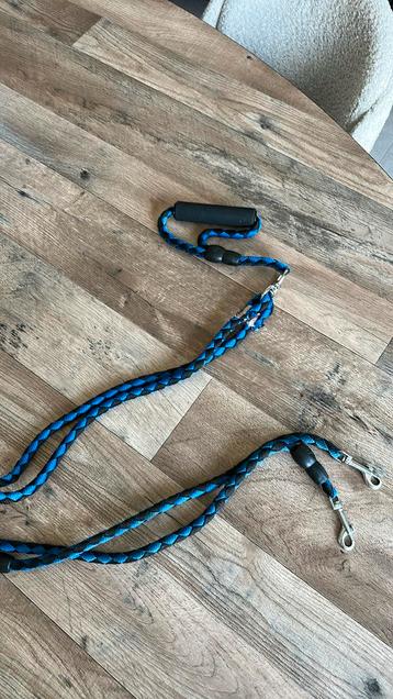 Dubbele leiband voor honden beschikbaar voor biedingen