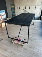 Zwarte tafel met massief bovenblad. In zeer goede staat., Ophalen, Zo goed als nieuw