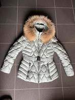 Wintervest met kap in dons. Maatje 38. Als nieuw., Vêtements | Femmes, Vestes | Hiver, Taille 38/40 (M), Gris, Comme neuf, Enlèvement