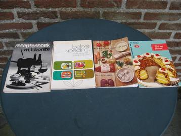 4 oude kookboekjes: m.t. Bonte, Nestor Martin, dr. Oetker ..