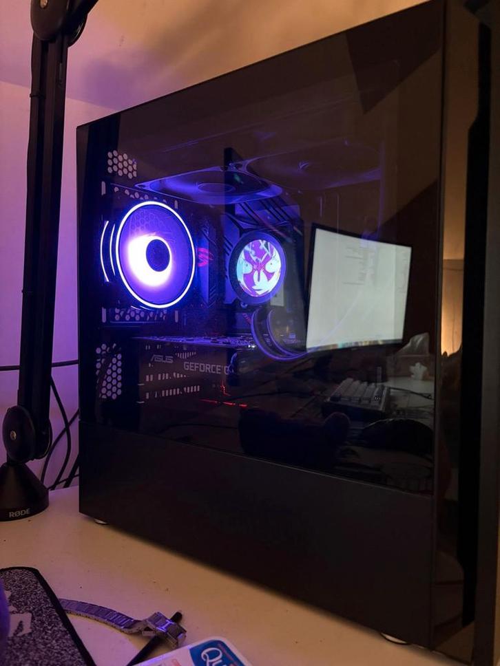 PC GAMER, Computers en Software, Desktop Pc's, Zo goed als nieuw, Ophalen