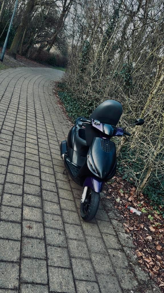 Piaggio zip 4t 50cc carb, Fietsen en Brommers, Scooters | Piaggio, Zo goed als nieuw, Zip, Klasse A (25 km/u), Benzine, Ophalen