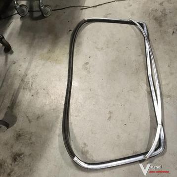 Mercedes W126 1980 Raamrubber Achterraam beschikbaar voor biedingen