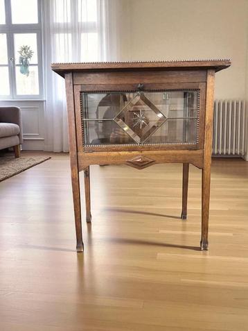 Vintage glazen vitrine / etalage / theekastje  beschikbaar voor biedingen