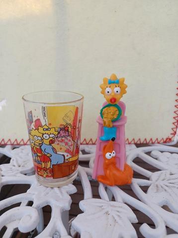 Souvenirs des Simpson. Une figurine en verre et un jouet. Vi