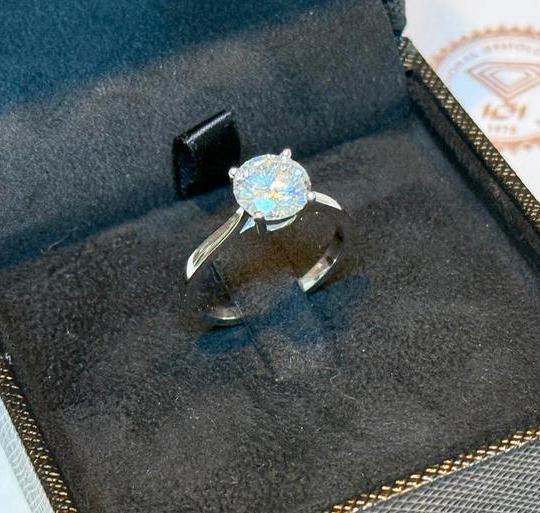 Witgouden ring met diamant van 2.10ct met certificaat nieuw!, Bijoux, Sacs & Beauté, Bagues, Neuf, Femme, 17 à 18, Or, Avec pierre précieuse