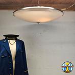 Grote vintage bauhaus stijl hanglamp kunststof (dia: 84cm), Ophalen of Verzenden, Zo goed als nieuw, Kunststof