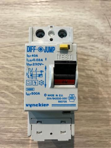 Interrupteur différentiel Vycnckier 2-P/40A/0.03A NOUVEAU !