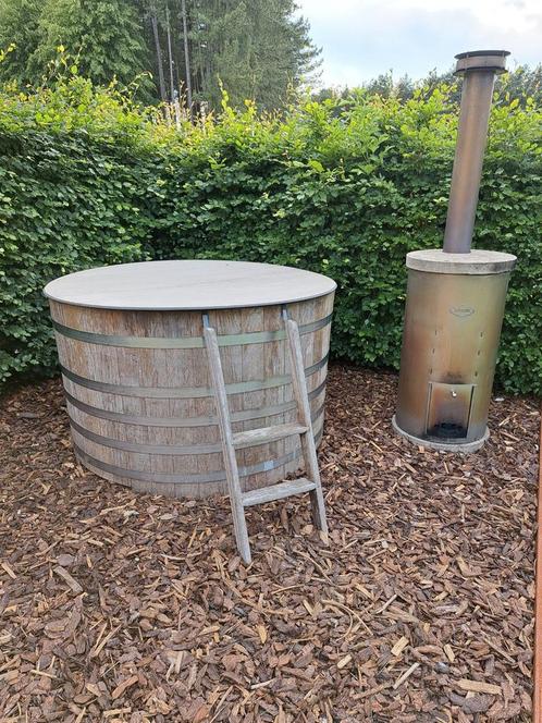 houtgestookte hottub, Tuin en Terras, Bubbelbaden en Hottubs, Gebruikt, Vast, Filter, Pomp, Trap, Ophalen