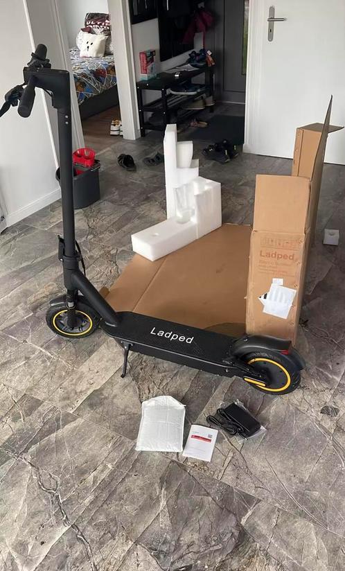 Aovopro esmax,  35 km/u en 45 km bereik, Audio, Tv en Foto, Bandrecorder, Ophalen of Verzenden