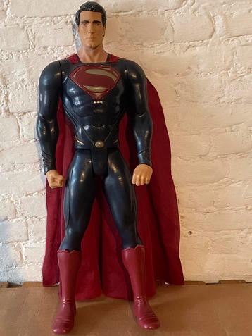 Superman-figuur van 78 cm hoog. beschikbaar voor biedingen