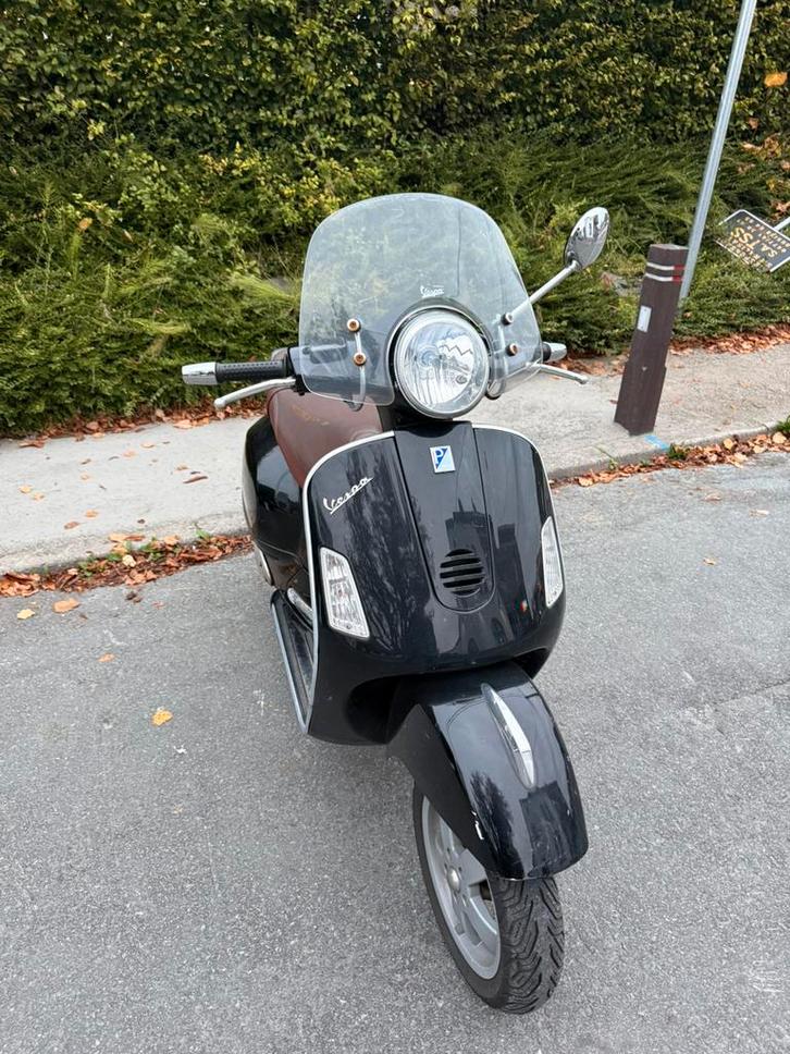 VESPA GTS 125CC GRANDTURISMO 2004 13000KM 1150€!, Motoren, Motoren | Piaggio, Particulier, Scooter, 11 kW of minder, 1 cilinder