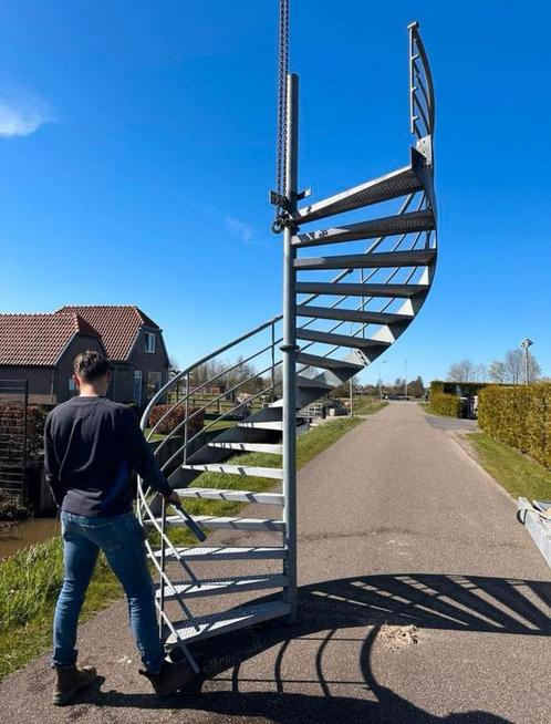 Gegalvaniseerde wenteltrap bordestrap steektrap trappen, Doe-het-zelf en Bouw, Ladders en Trappen, Ophalen of Verzenden