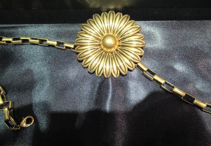 Nieuwe Saint Laurent ceintuur met bloem, Kleding | Dames, Riemen en Ceinturen, Nieuw, Overige kleuren, Verzenden