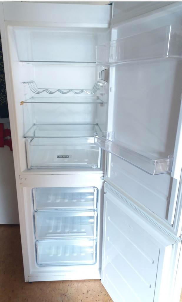 koelkast met vriesvak in perfecte staat + levering, Elektronische apparatuur, Koelkasten en IJskasten, Zo goed als nieuw, Met aparte vriezer