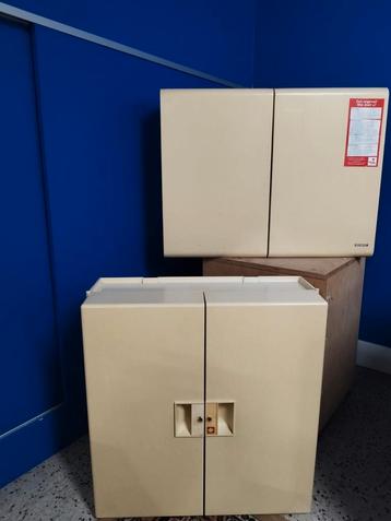 Medicijnen kasten beschikbaar voor biedingen