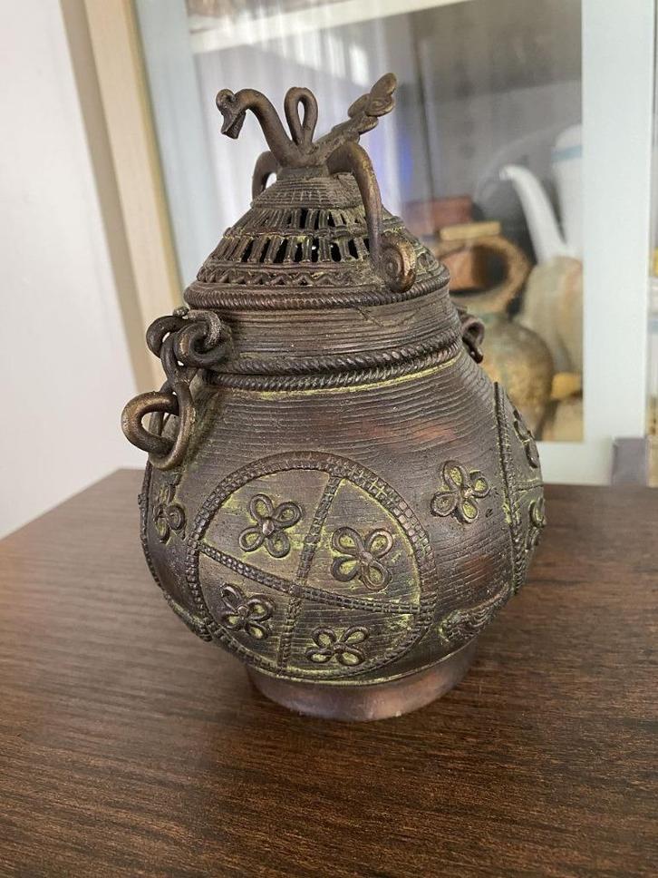Bronze Dhokra wierrookpot met vogeldeksel, Antiek en Kunst, Antiek | Brons en Koper, Brons, Ophalen of Verzenden