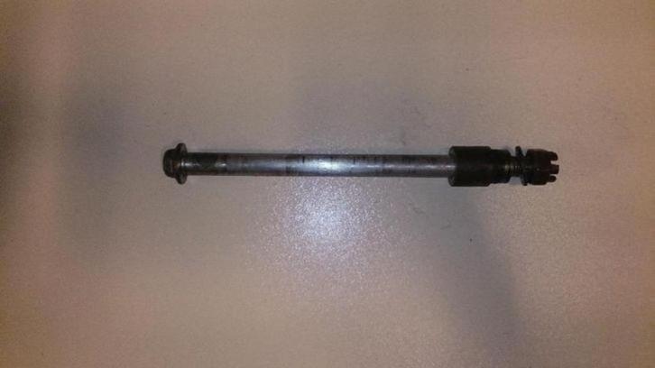 Kawasaki LTD440 vooras 440LTD voor as LTD voorwielas ltd440, Motoren, Onderdelen | Kawasaki, Gebruikt, Ophalen of Verzenden