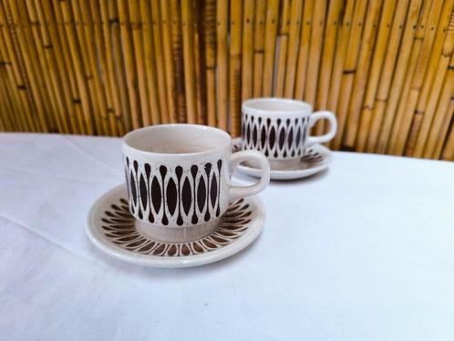 2 tasses et soucoupes vintage 1970 Biltons made in England, Maison & Meubles, Cuisine | Vaisselle, Utilisé, Tasse(s) et/ou soucoupe(s)