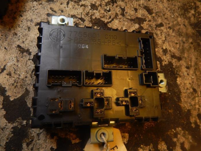 Zekeringkast van een Fiat Punto, Auto-onderdelen, Elektronica en Kabels, Fiat, Gebruikt, 3 maanden garantie, Ophalen of Verzenden