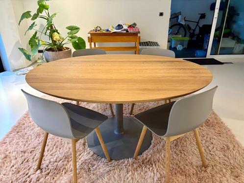 Artifort Circle 3 tafel ovaal eik + 4 stoelen Hay AAC12 grey, Huis en Inrichting, Tafels | Eettafels, Zo goed als nieuw, 100 tot 150 cm