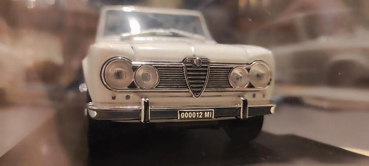 Alfa Romeo Giulia 1600 Super 1965 1:24 CarVintage, Hobby & Loisirs créatifs, Voitures miniatures | 1:24, Enlèvement ou Envoi