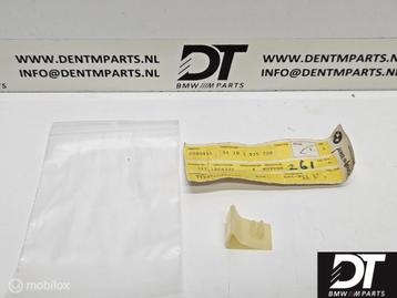 Plug-in nut BMW 3-serie E21 51181835720 beschikbaar voor biedingen