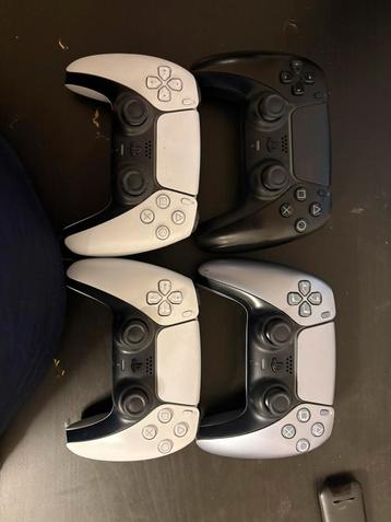 4 ps5 controllers beschikbaar voor biedingen