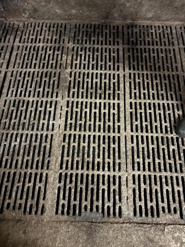 Gietijzeren roosters [761], Dieren en Toebehoren, Stalling en Weidegang