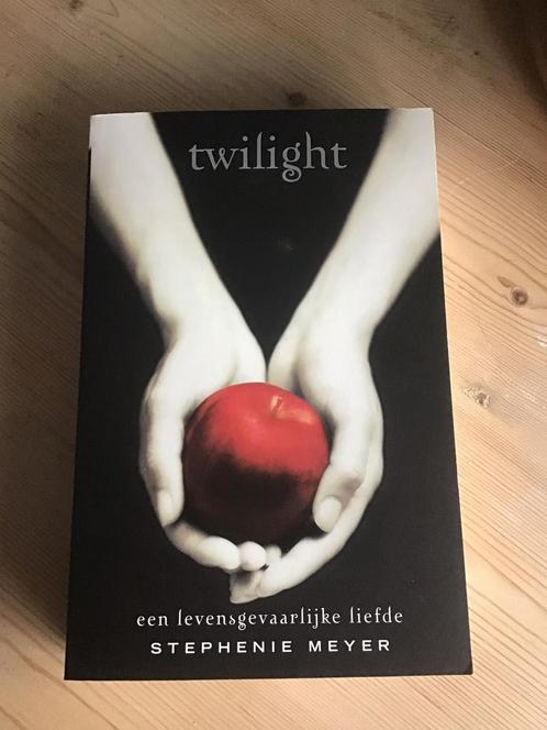 Stephenie Meyer - Twilight, Livres, Livres pour enfants | Jeunesse | 13 ans et plus, Neuf, Enlèvement ou Envoi