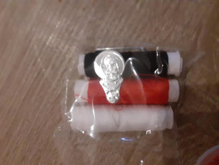 Lot de fil a coudre et les aiguilles., Hobby & Loisirs créatifs, Couture & Fournitures, Neuf, Fil ou Aiguille(s), Enlèvement ou Envoi