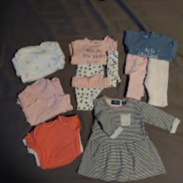 Lot de 16 pièces pour petite fille (taille 50) disponible aux enchères