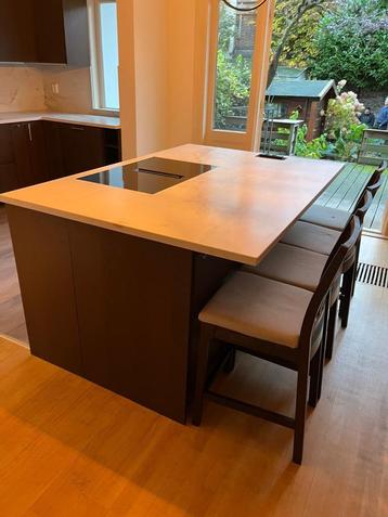 Moderne Notenhoutkleur Eilandkeuken +COMPOSIET GEDEMONTEERD  beschikbaar voor biedingen