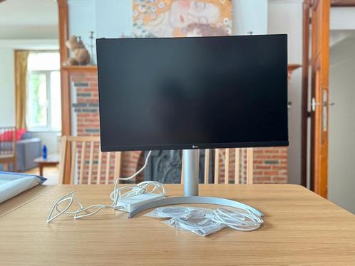 Ecran LG ultra fine 27 pouces 4K
27 UP850k, Computers en Software, Laptopstandaarden, Zo goed als nieuw, Ophalen