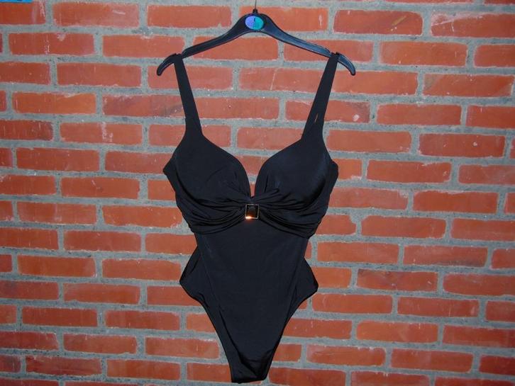 Badpak Feroud maat 40/ cup B nieuwstaat, Kleding | Dames, Badmode en Zwemkleding, Zo goed als nieuw, Badpak, Zwart, Ophalen of Verzenden