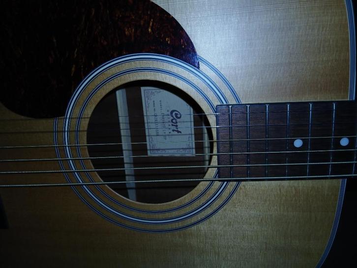 Linkshandig gitaar merk cort earth 70 open pore, Muziek en Instrumenten, Snaarinstrumenten | Gitaren | Akoestisch, Zo goed als nieuw