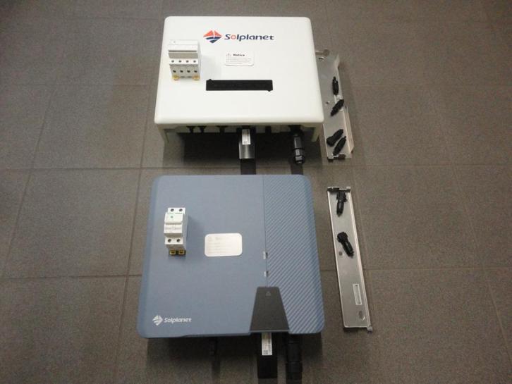 Omvormer zonnepanelen ASW3000-S en ASW6000-T - 9 KVA -, Doe-het-zelf en Bouw, Zonnepanelen en Toebehoren, Zo goed als nieuw, Compleet systeem
