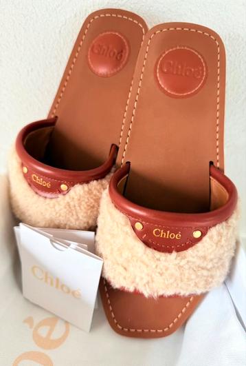 CHLOÉ LEREN LOGO SLIPPERS, BRUIN, ORIGINEEL‼️💖💖💖 beschikbaar voor biedingen