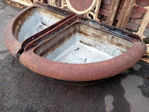 Antieke gietijzeren drinkbakken trog, Antiek en Kunst, Curiosa en Brocante, Ophalen