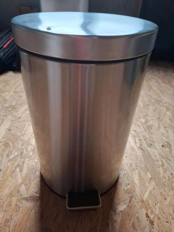 Poubelle à pédale en acier inoxydable 20 L, Maison & Meubles, Seaux, Comme neuf, Avec couvercle, Avec poignée, Enlèvement