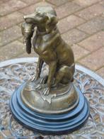 bronzen zittende jachthond gesigneerd MENE., Ophalen of Verzenden, Brons