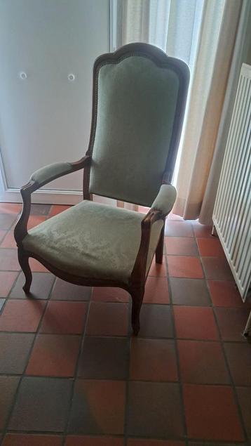 Oude zetel/stoel beschikbaar voor biedingen