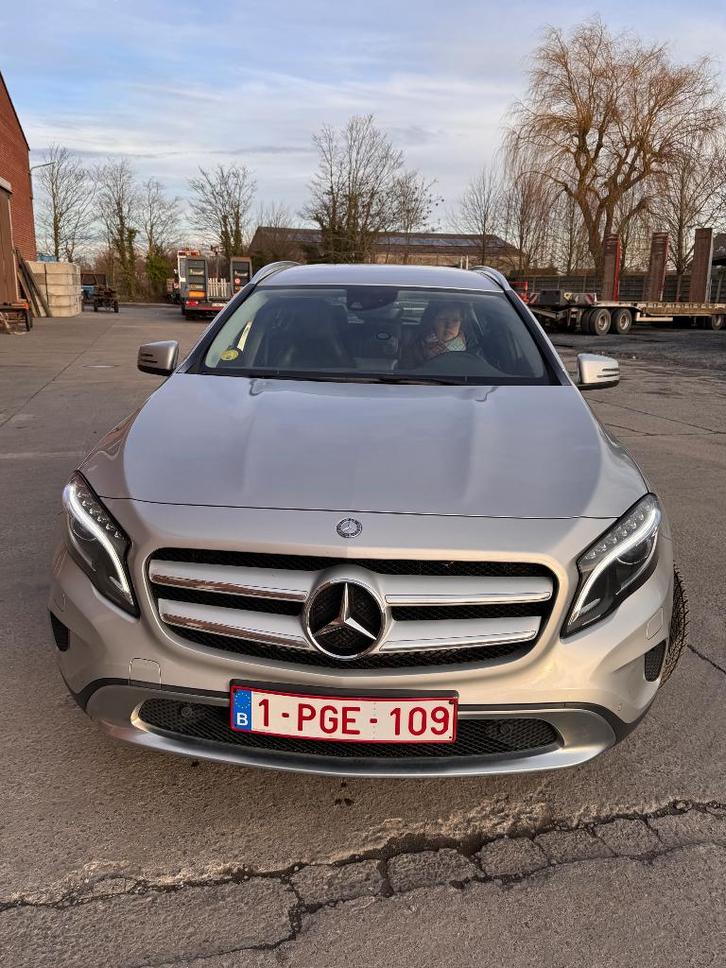 Mercedes gla 200d, Autos, Mercedes-Benz, Particulier, GLA, Caméra de recul, Airbags, Bluetooth, Air conditionné automatique, Barres de toit
