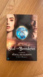 Cassandra Clare - Stad van Beenderen, Enlèvement ou Envoi, Comme neuf, Cassandra Clare