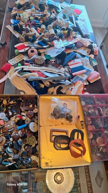 Lot vanalles beschikbaar voor biedingen
