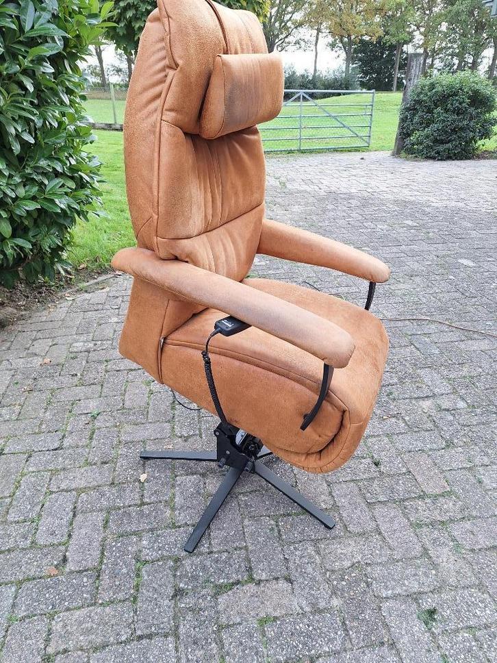 Luxe staop stoel / relaxfauteuil sta op / verwarming / relax, Huis en Inrichting, Stoelen, Gebruikt, Eén, Metaal, Stof, Bruin
