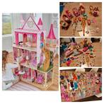Groot houten barbiehuis met heel veel barbies en accessoires, Kinderen en Baby's, Ophalen, Zo goed als nieuw, Poppenhuis