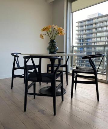 MARMEREN TAFEL DIAMETER 120CM met stoelen beschikbaar voor biedingen